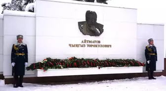 Kırgız Yazar Cengiz Aytmatov'un Doğumunun 95. Yılı Anıldı