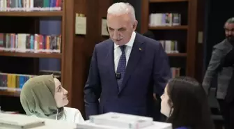 Ümraniye Belediyesi, İlk Kez Üniversiteye Giden Öğrencilere Eğitim Desteği Sağladı