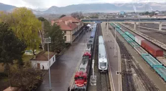 Turistik Doğu Ekspresi Erzincan'da Törenle Karşılandı