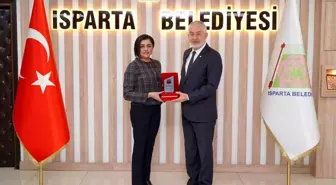 Isparta Belediyesi, deprem bölgesindeki çalışmalara destek veren Diş Hekimleri Odası'na teşekkür etti