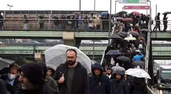 DOSYA HABER/İSTANBUL'UN ULAŞIM SORUNU- Metrobüsler megakenti taşımakta yetersiz kalıyor