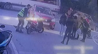 Manavgat'ta Motosiklet-Otomobil Kaza Yaptı: Motosiklet Sürücüsü Yaralandı