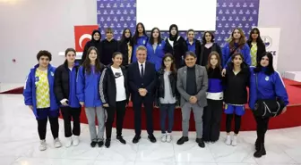 Kişisel Gelişim Zirvesi'nde TRT Spor Spikeri Erdoğan Arıkan konuşmacı oldu