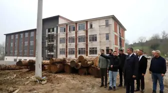 Düzce Valisi Selçuk Aslan, inşaatı devam eden eğitim öğretim kurumlarını gezdi