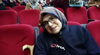 72 yaşındaki kadın okuma-yazma kursunu tamamladı