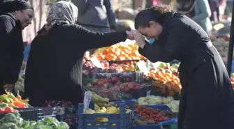 Efes Selçuk Belediye Başkanı Pazar Esnafını Ziyaret Etti