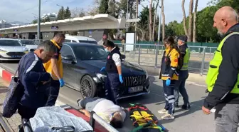 Antalya'da Otomobilin Çarptığı Kadın Yaralandı