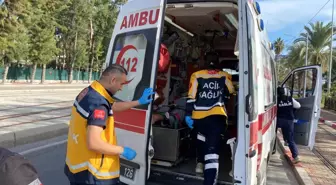 Antalya'da otomobilin çarptığı kadın yaralandı