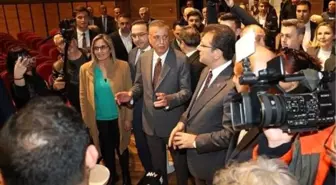 İmamoğlu, İnal Aydınoğlu Kültür Merkezi'ni ziyaret etti