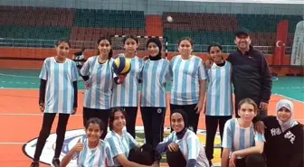 Köyceğiz İmam Hatip Ortaokulu voleybolda ilçe şampiyonu oldu