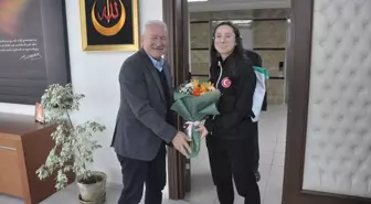 Lapseki Belediyesi Sporcusu Zeynep Taşkın Romanya'da Üçüncü Oldu