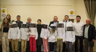 Uşak'ta ilkokul öğrencilerine arıcılık konferansı düzenlendi