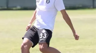 Altay'ın genç stoperi Efe Sarıkaya'nın sözleşme uzatmaya yanaşmadığı belirtildi