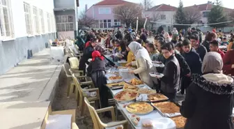 Çandır'da Filistinliler yararına kermes düzenlendi