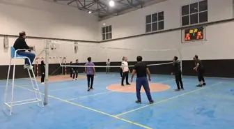 Afyonkarahisar'da Kaymakamlık Kupası Voleybol Turnuvası Başladı