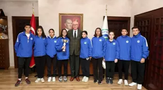 Odunpazarı Spor Atletleri Başkan Kurt'u Ziyaret Etti
