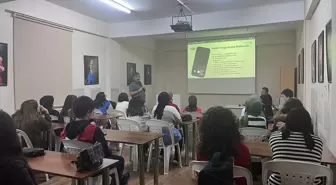 Edirne Fotoğraf Sanatı Derneği Genç Kızılay'a Fotoğrafçılık Eğitimi Verdi