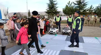 Bilecik İl Jandarma Komutanlığından öğrencilere trafik eğitimi