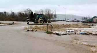 Çanakkale'de Sağanak Yağış Nedeniyle Taşkın Devam Ediyor