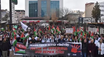 Van'da sağlık çalışanları İsrail'in Gazze'ye yönelik saldırılarına tepki gösterdi