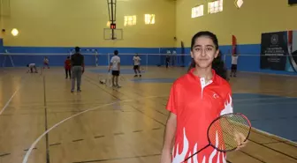 Ağrı'da yaygınlaşan badminton sporu beraberinde başarıyı da getiriyor