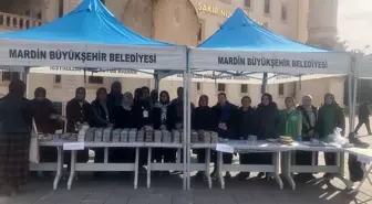 AK Parti Mardin Kadın Kolları Başkanı Sancar'dan Gazze için düzenlenen kermese ziyaret