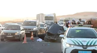 Ankara'da otomobil ve kamyon çarpıştı: 1 ölü, 4 yaralı