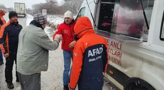 AFAD ve Kızılay, Hamzabeyli Sınır Kapısı'nda tır sürücülerine yardım etti