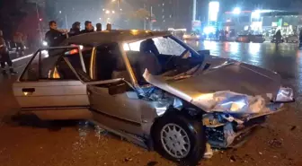 Kırıkkale'de kafa kafaya çarpışan otomobillerde 2'si çocuk 9 kişi yaralandı