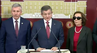 Ahmet Davutoğlu, Küresel Vicdan Bildirgesi'ni Açıkladı: 'Filistinli Mülteciler İçin Kurulmuş BM Örgütüne, Gazze'de Yerinden Edilen Bütün İnsanlar...