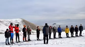 Bitlis'te tekerlekli kayak takımı antrenman yapıyor