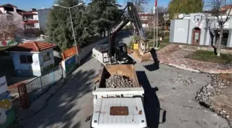 Bilecik Belediyesi, çevre ve yol düzenlemesine devam ediyor