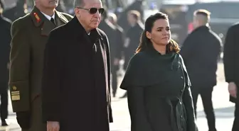 Cumhurbaşkanı Erdoğan, Budapeşte'de resmi törenle karşılandı