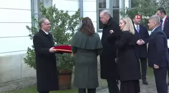 Cumhurbaşkanı Erdoğan, Budapeşte'de resmi törenle karşılandı