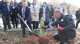 Tokat Gaziosmanpaşa Üniversitesi'nde Fidan Dikim Etkinliği Gerçekleştirildi