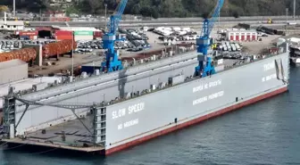 İstanbul'da üretilen dev yüzer havuz Rus nükleer buzkıranların tamirinde kullanılacak