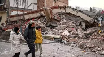 Çin'de 6,2 Büyüklüğünde Deprem: En Az 116 Ölü