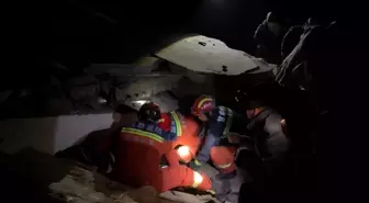 Çin'de 6,2 Büyüklüğünde Deprem: 100'den Fazla Ölü