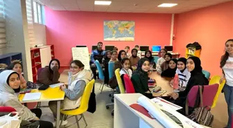 Elazığ Emniyet Müdürlüğü Hayata İyilik Kat Projesi ile Çocuk ve Gençlere Destek Verdi