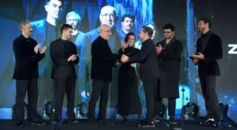 GQ Türkiye Men Of The Year ödülleri sahiplerini buldu! Kırmızı halıda şıklık yarışı yaşandı