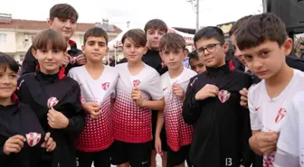 Gürsu Belediyesi'nden Kumlukalan Mahallesi'ne yeni halı saha