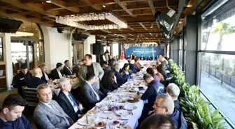 İstanbul Valisi Büyükçekmece'de ilçe protokolü ve muhtarlarla bir araya geldi