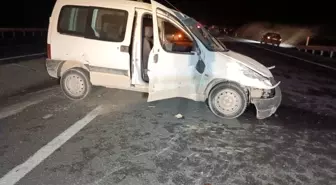 Malatya'da hafif ticari araç takla attı: 2 yaralı