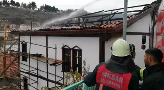 Tokat'ın Niksar ilçesinde tarihi konak yangında hasar gördü