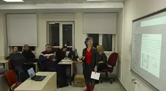 73 yaşındaki Reyhan Sarıkaya, çift ana dalda yüksek lisans yapıyor