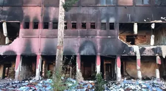 Adana'da çıkan yangın sonucu kullanılmaz hale gelen eski devlet hastanesinde inceleme başlatıldı