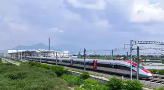 Cakarta-Bandung YHT'si 700.000 Yolcuyu Taşıdı