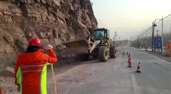 Çin'deki depremden etkilenen bölgelerdeki otoyollar trafiğe açıldı