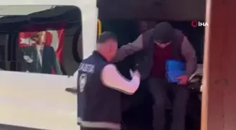 Adana'da Dilenciye 617 Lira Cezası