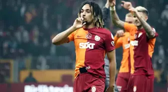 Galatasaraylı Futbolcu Sacha Boey Taraftarlara 3'lü Çektirdi